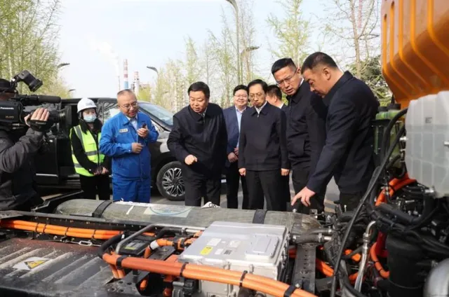 咸阳市第一季度重点项目观摩组视察维纳氢能应用领域探索成果